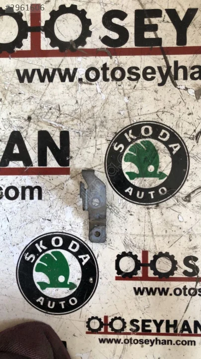 04L971501 Passat b8 dcx tesisat tutucu demir