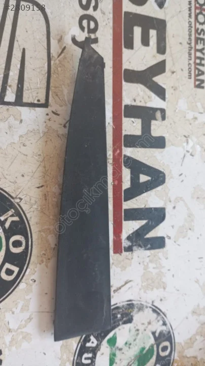 181336R Audi A4 2014 bagaj stop üst kaplaması sağ