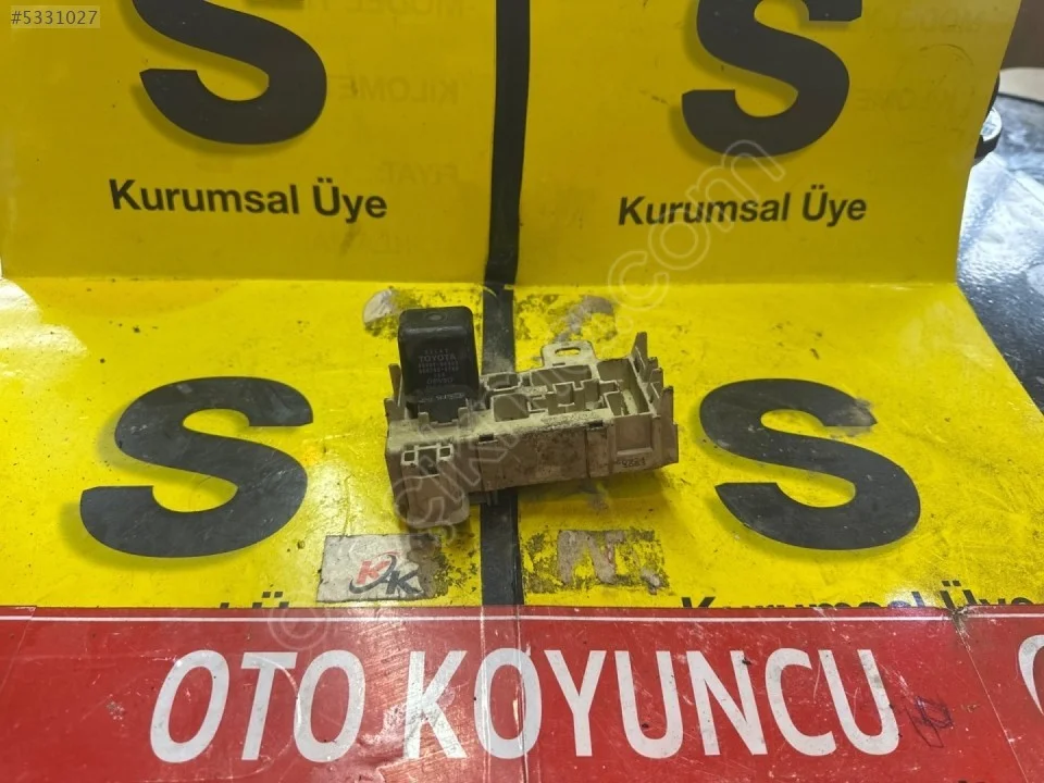 1993-2002 Toyota Avensis Role Kutusu Sigorta Tablasi 90987-04002