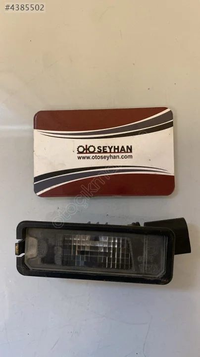 1K8943021 volkswagen Passat b7  plaka lambası