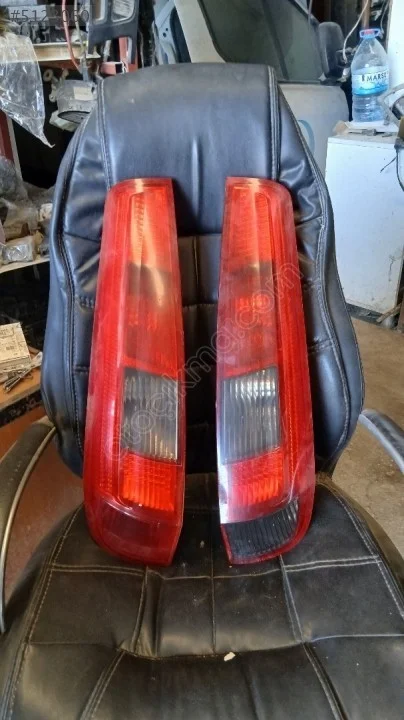 2002-2009 Ford Fiesta Tek Kapı Sağ Sol Stop 2S6113N004AC