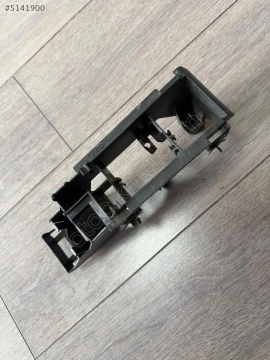 2006-2011 Volkswagen Passat B6 Koltuk Tesisatı Braketi 3C0937546