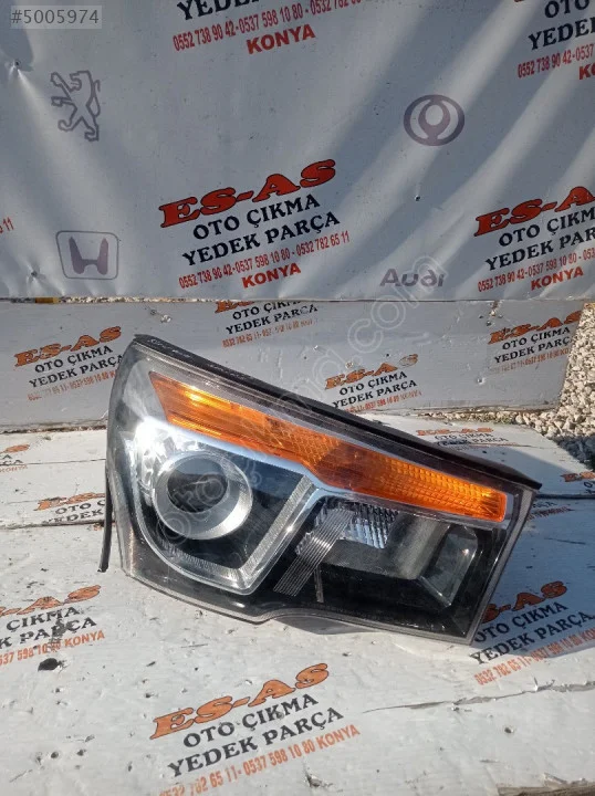 2013-2018 SsangYong Rodius Sağ Far 83102-21600