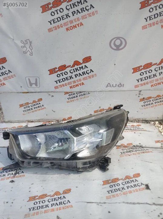 2016-2021 Toyota Hilux Revo Düz Sol Far