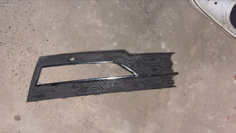 2021-2025 Skoda Octavia Ön Tampon Sis Far Kapağı Sağ