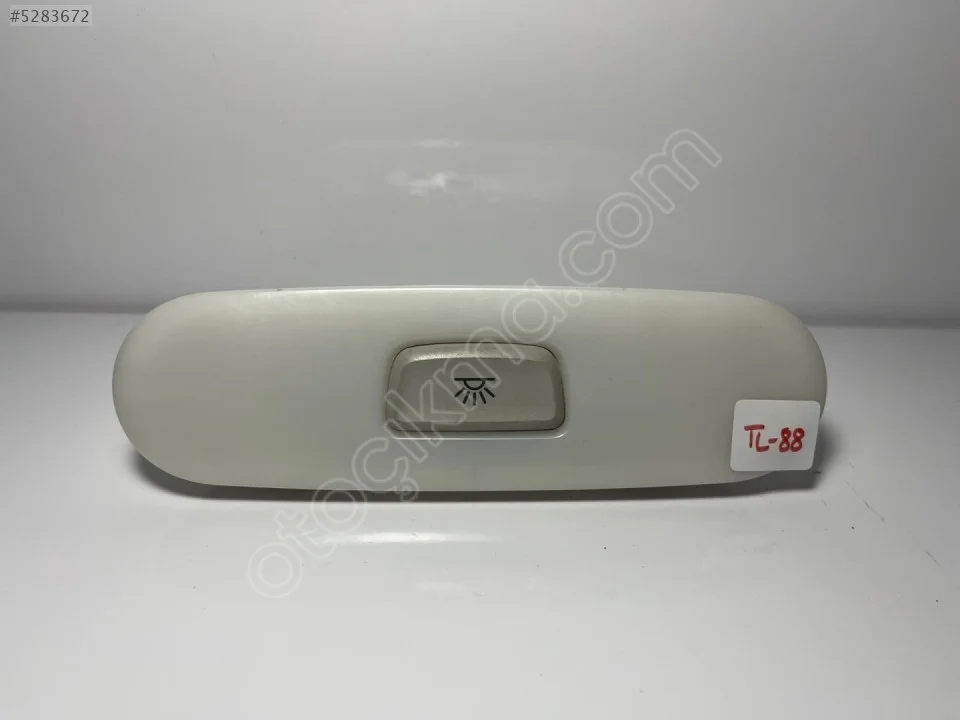 2026 Audi A4 Arka Tavan Lambası 8T0947111