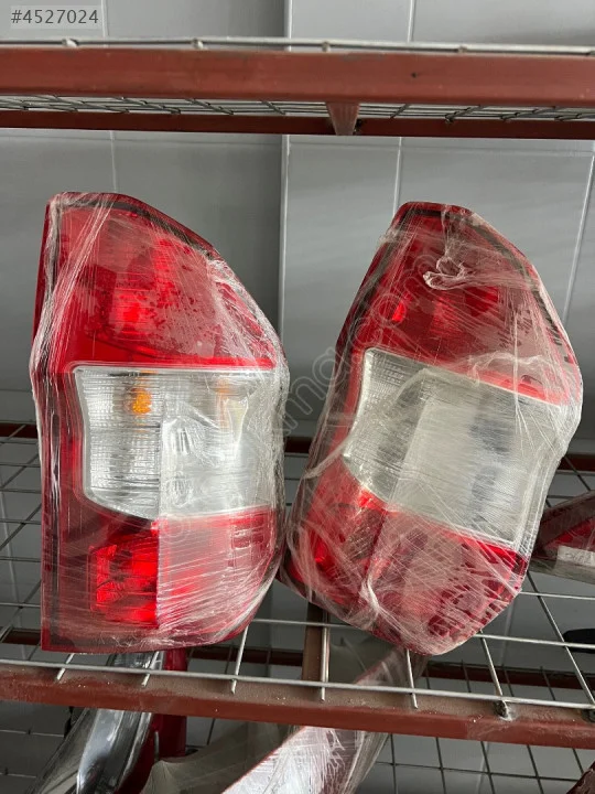 2026 Ford Tourneo Courier Arka Sol Stop