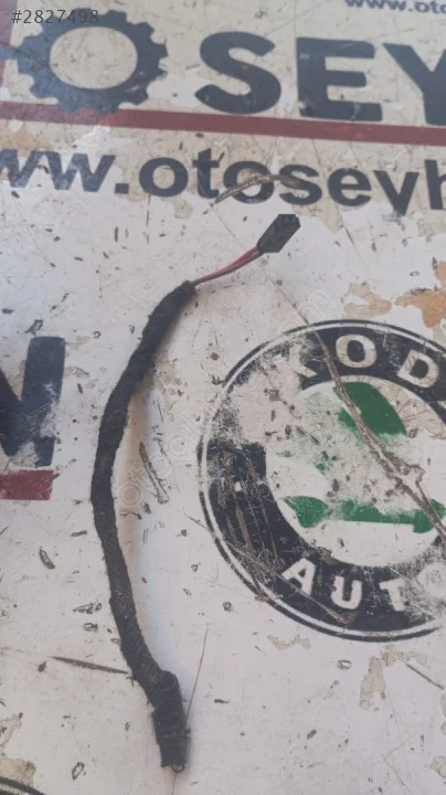 4B0972623 Audi A4 2014 tavan lambası tesisatı soketi