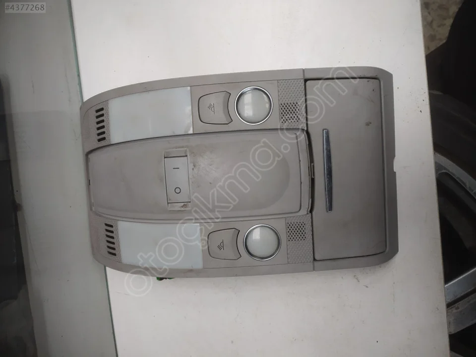 4F0947135BQ AUDİ A6 C6 TAVAN LAMBASI SUNROOF DÜĞMESİ