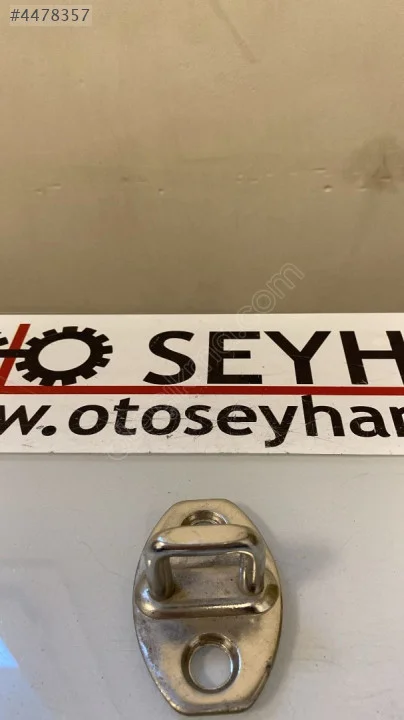 5J0837033A Toledo 12 - 19 ön sağ sol uyumlu kapı kilit karşılığı