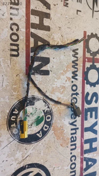 6098-6216 Jetta 2012 ön sag koltuk tesisatı soket yuvası