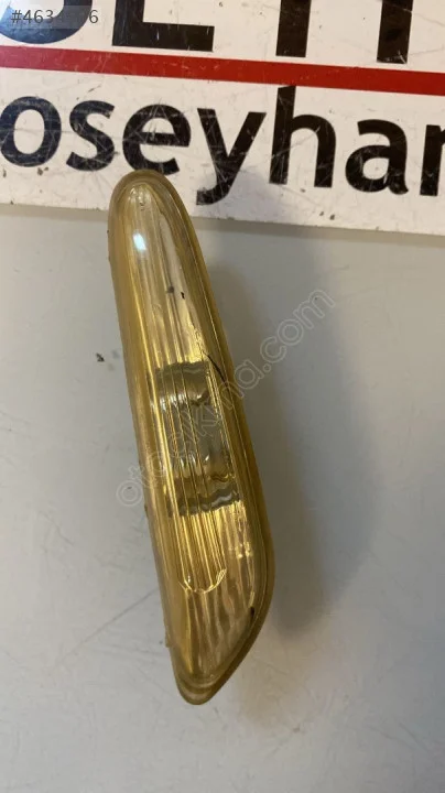 7165741 bmw e60 ön çamurluk sinyal lambası