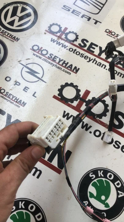 82152-0DX80 Toyota Yarıs 2015 sol ön kapı tesisatı