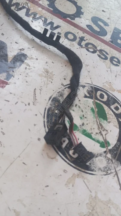 8K0971833 Audi A4 2014 tavan tesisat soketi