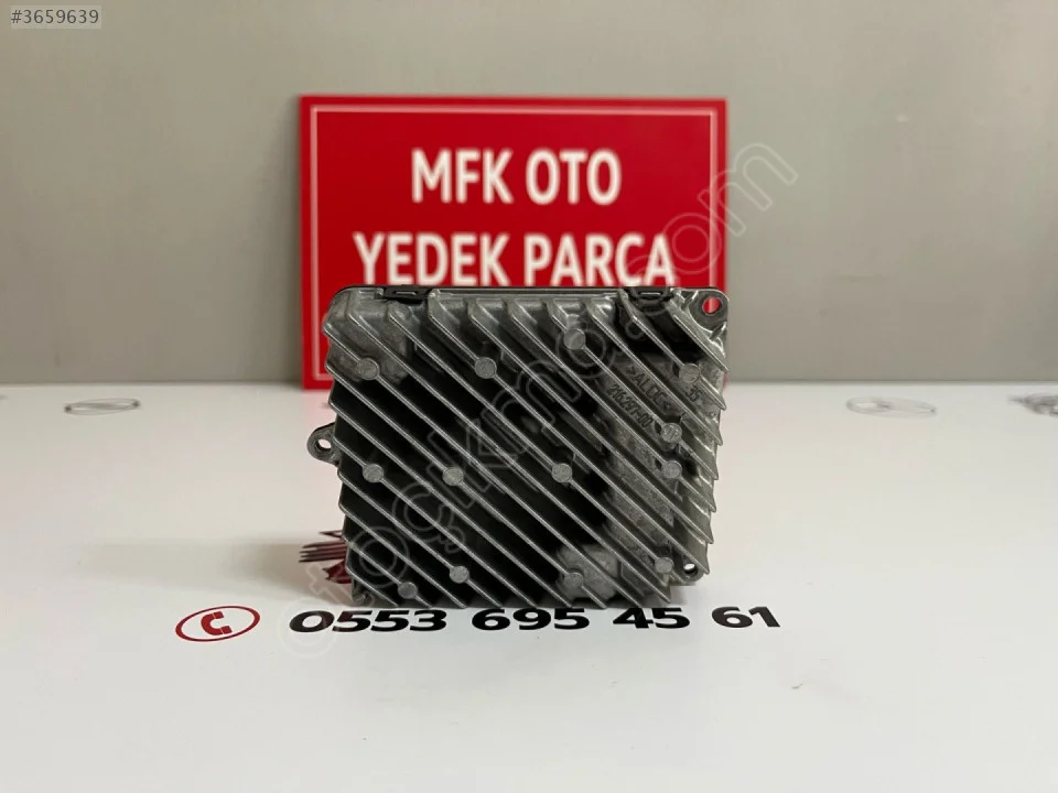 AUDİ A4 B9 LED FAR BEYNİ ORJİNAL