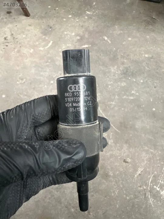 Audi A4 far yıkama pompası