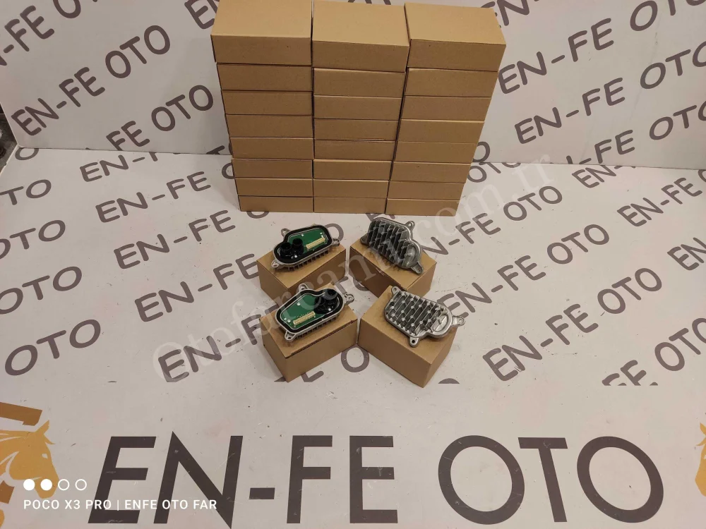 AUDİ A5 SOL KÖŞE LED SİNYAL MODÜLÜ 8W6698473A