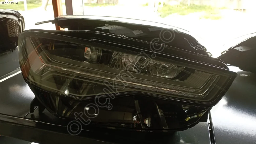 AUDİ A6 ORJİNAL ÇIKMA SAĞ FAR