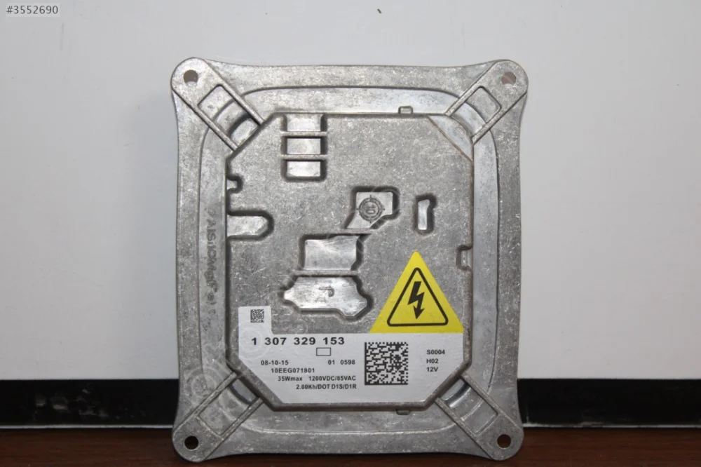 BMW X5 E70 XENON FAR BEYNİ 63117182520