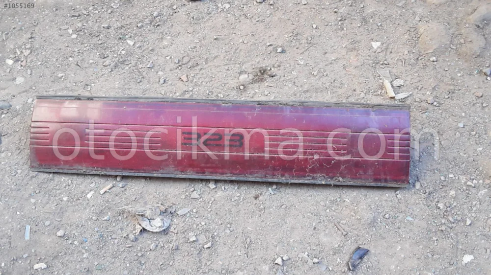 ÇIKMA PARÇA MAZDA 323 ARKA REFLEKTÖR SEDAN