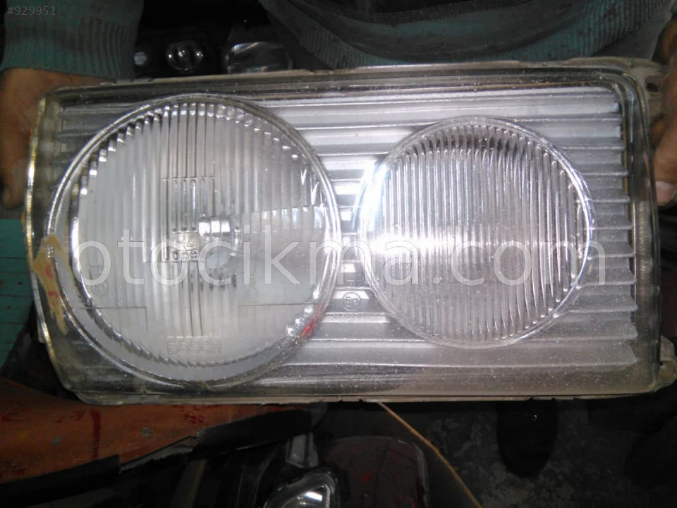 ÇIKMA  PARÇA  MERCEDES BENZ 123 KASA ÖN SAĞ  FAR