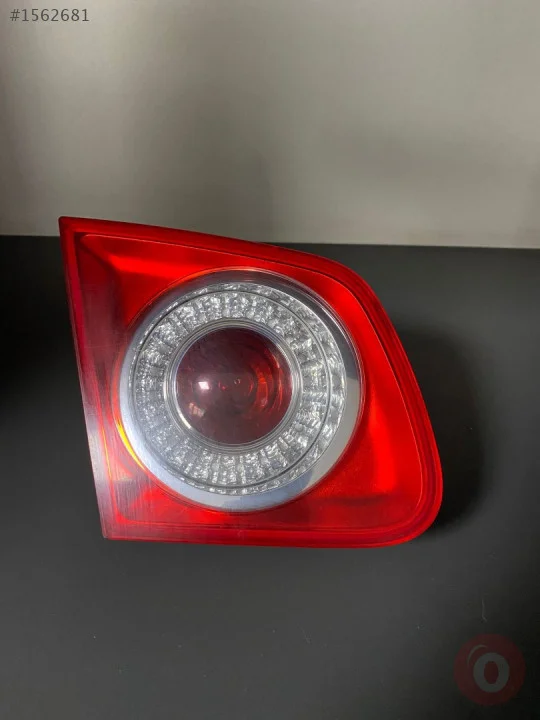 ÇIKMA SOL ARKA İÇ BAGAJ STOP LAMBASI VW JETTA 1K5945093