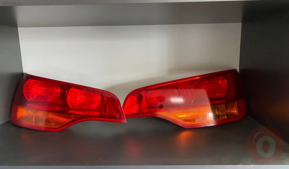 ÇIKMA STOP LAMBASI  AUDI Q7 07-09  4L0945094 4L0945093