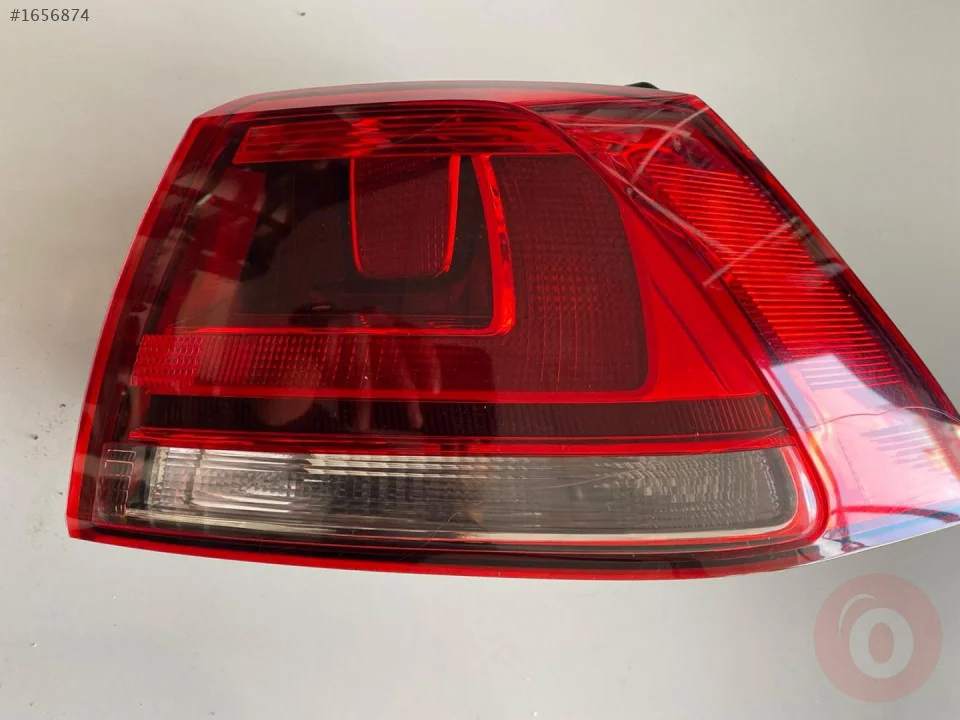 ÇIKMA STOP LAMBASI DIŞ SAĞ