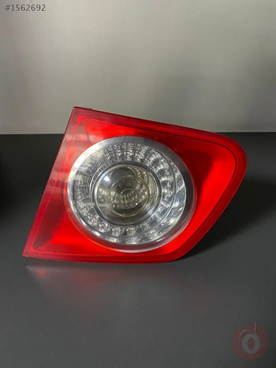 ÇIKMA STOP LAMBASI SAĞ İÇ VW JETTA 1K5945094