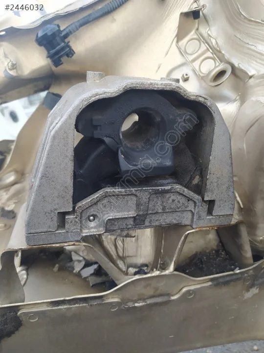 ÇIKMA VW GOLF 4 BORA TOLEDO A3 MOTOR KULAĞI SAĞ 1J0199262BE