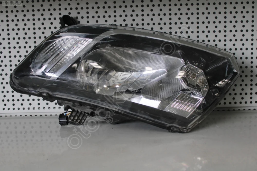 DACİA SANDERO SOL ÖN FAR ÇIKMA ORJİNAL