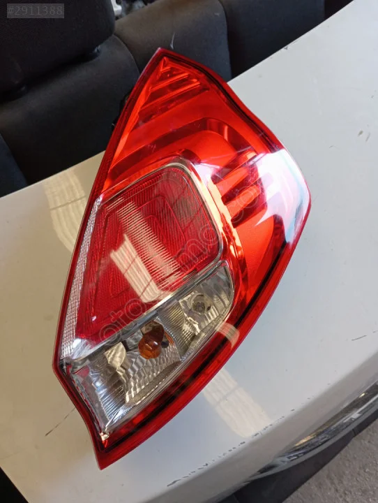 Ford Fiesta 13-17.Sağ arka stop .1090041