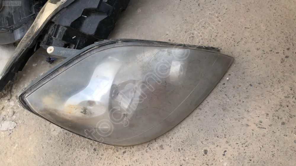 Ford Fiesta Sağ Far