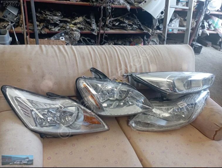 Ford Focus 2.5.Sağ ön Far 8M51 13101