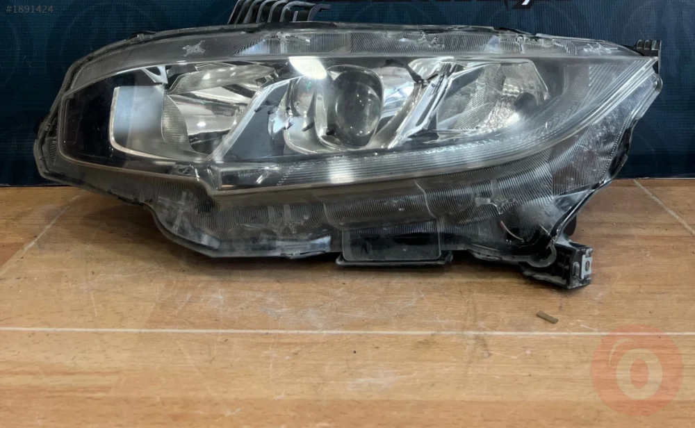 HONDA CİVİC SOL FAR  ÇIKMA PARÇA