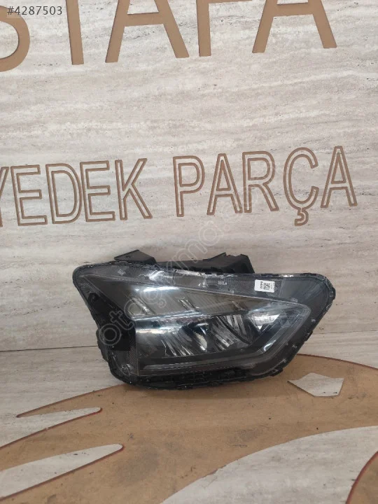 HYUNDAİ BAYON  SAĞ FAR