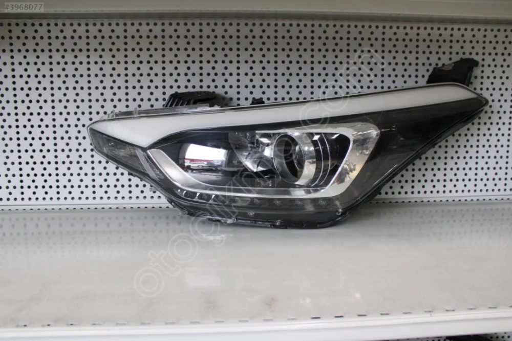 HYUNDAİ İ20 SOL ÖN FAR 92101C8200