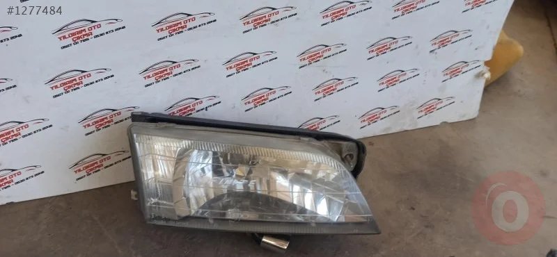 INFİNİTİ I30 SAĞ FAR