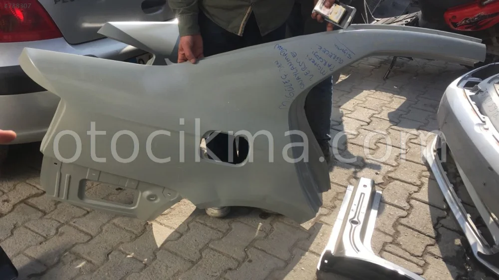 JETTA ÇIKMA ARKA TAMPON FAR STOP VE TÜM ÇIKMA PARÇALAR