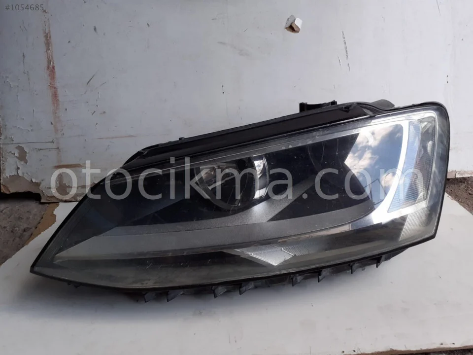 JETTA ÖN SOL FAR VE JETTA TÜM ORJİNAL ÇIKMA YEDEK PARÇALAR.