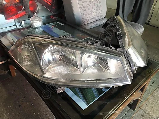 Megan 2 sağ far çıkma orjinal