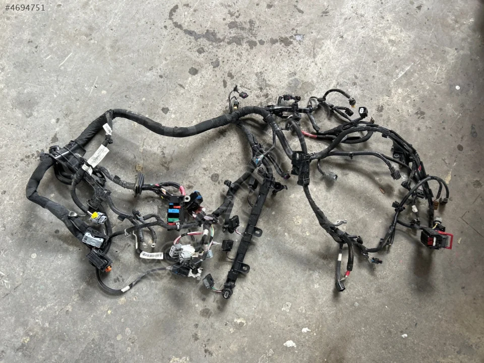 Megane 4 motor iç tesisatı 240119874s