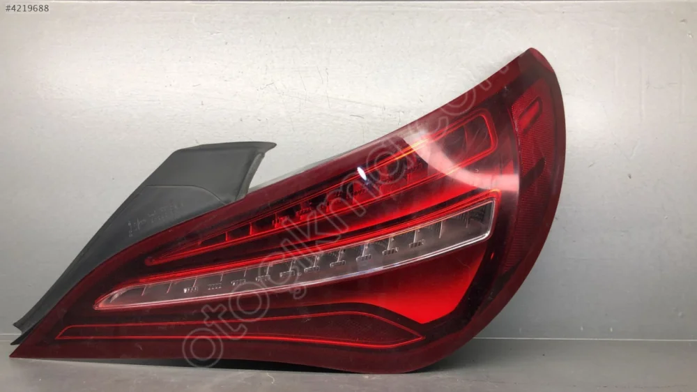 MERCEDES CLA W117 ORJİNAL ÇIKMA SAĞ STOP