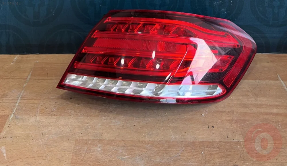 MERCEDES E SERİSİ W212 SAĞ DIŞ STOP A2129060803