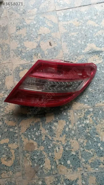 MERCEDES W204 ORJİNAL ÇIKMA SAĞ ARKA STOP