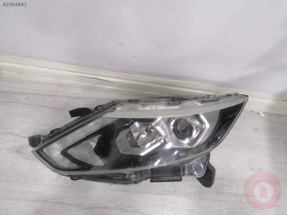 NISSAN  QASHQAİ  ORJINAL ÇIKMA SOL FAR