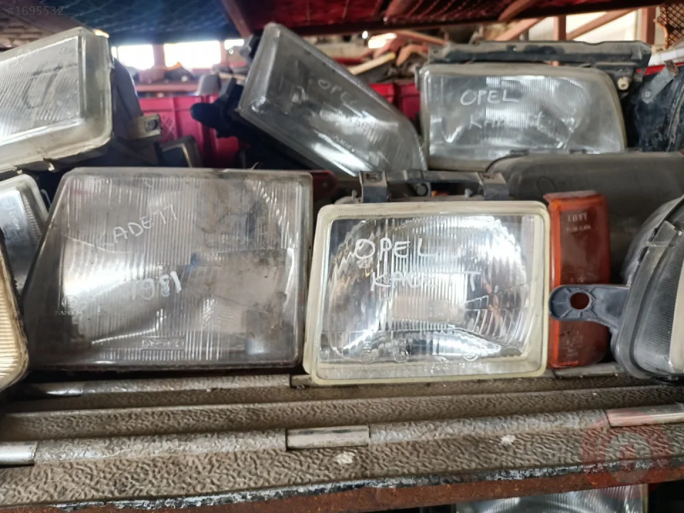 Opel kadet çıkma orijinal far