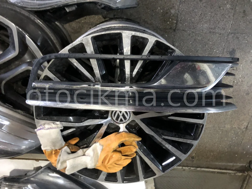 Passat b7 sis kapağı çıkma