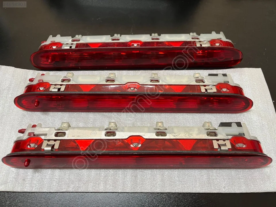 PEUGEOT EXPERT FREN LAMBASI 3.STOP ORJİNAL SIFIR 9811325880