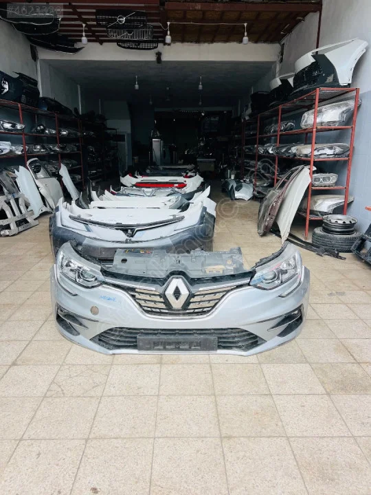 Renault Megane 4 Ön Tampon Panjur Sis Kapakları